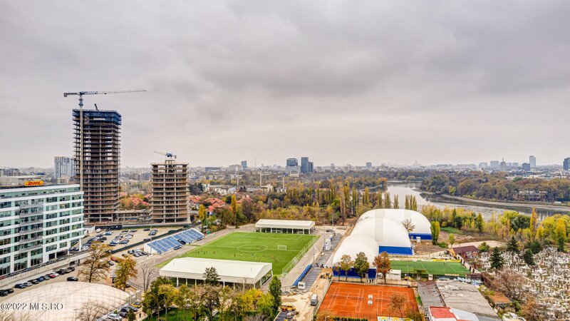 Metrou Aurel Vlaicu, vila cu 345 mp teren, curte 263 mp