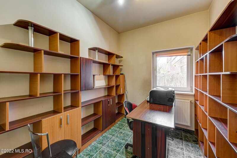 Metrou Aurel Vlaicu, vila cu 345 mp teren, curte 263 mp