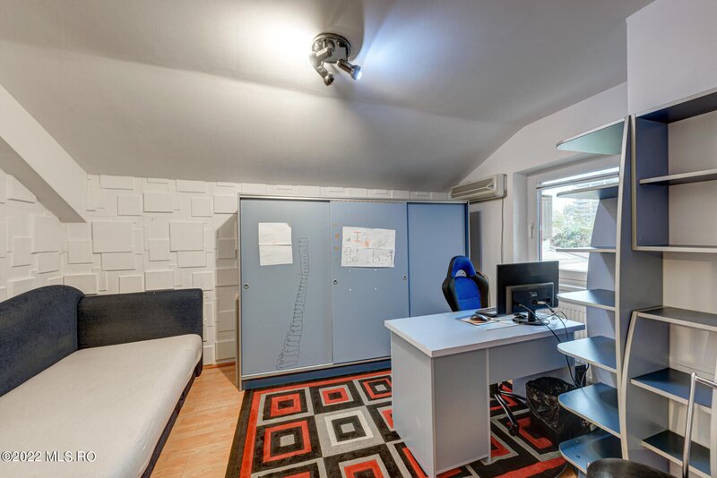 Metrou Aurel Vlaicu, vila cu 345 mp teren, curte 263 mp