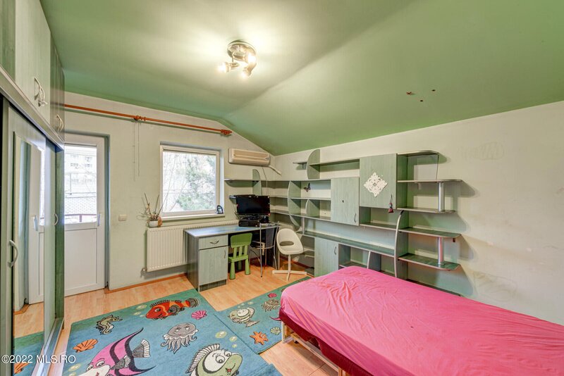 Metrou Aurel Vlaicu, vila cu 345 mp teren, curte 263 mp