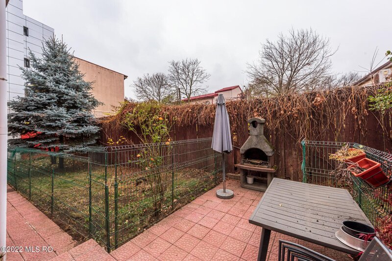 Metrou Aurel Vlaicu, vila cu 345 mp teren, curte 263 mp